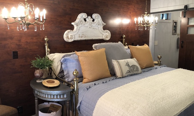 Harlandale Cottage | Schwester Haus Long and short Term Rental Discount Available.