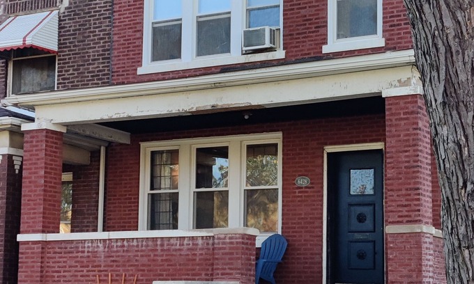 Woodlawn House | Scott House of Woodlawn - Incredible 3-bedroom house in Chicago; AC and extras