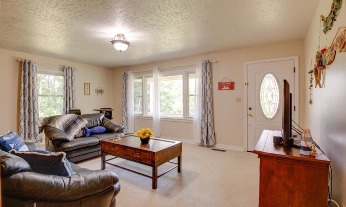 Scottsboro House | Scottsboro Retreat 4 Mi to Guntersville Lake