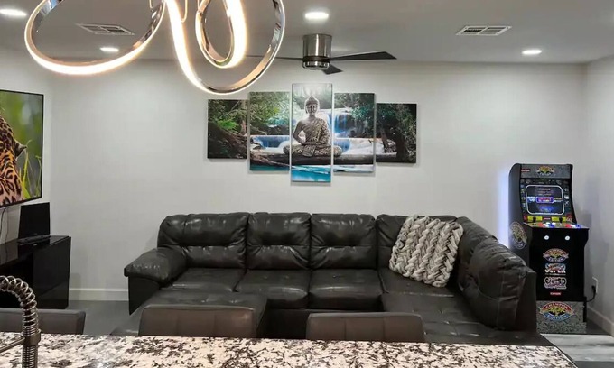 Scottsdale Estates Ten House | Scottsdale Outdoor Oasis with Brand New Hot Tub!