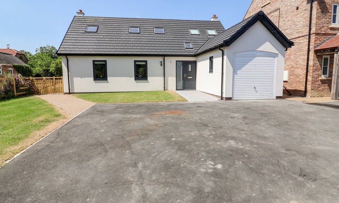 Newton on Derwent Cottage | SCOTTWIL, family friendly, with a garden in Wilberfoss