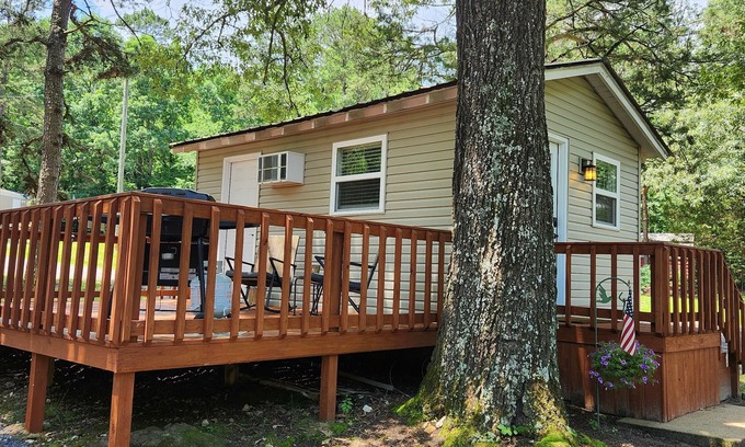 Glenwood Cabin | ScrappyJax Cozy Cabin #4