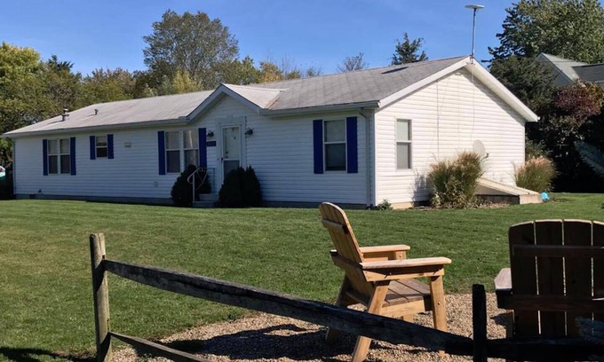 Kelleys Island House | Screened in back porch is a haven!