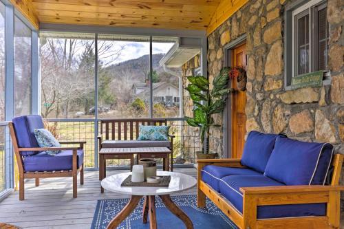 Hot Springs House | Screened Porch The Rock Cottage in Hot Springs