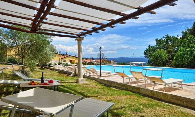 Monteverdi Marittimo Apartment | Sculture 3 - Holiday Rental with swimming pool on the Tuscan Coastline