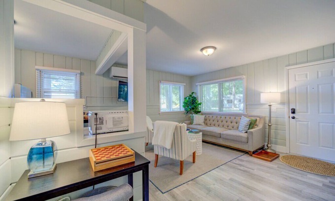 Muskegon Cottage | SDR - C6 | Scenic Drive Resort - Cabin #6