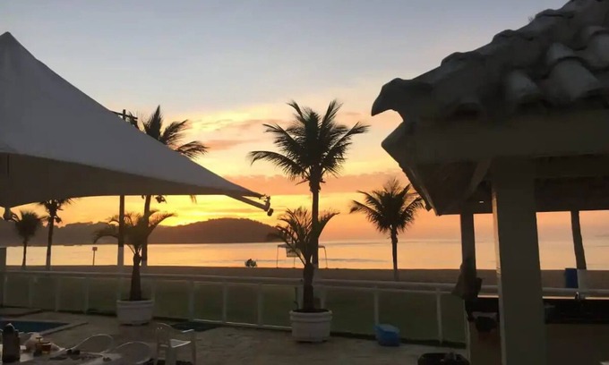 Angra dos Reis House | Se Apaixone em Cada Pôr do Sol: Casa Pé na Areia!