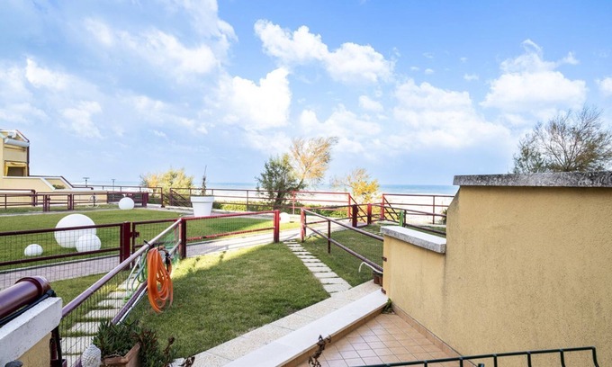 Senigallia Apartment | SE031 - Senigallia, two-room apartment facing the sea at the Piramidi residence