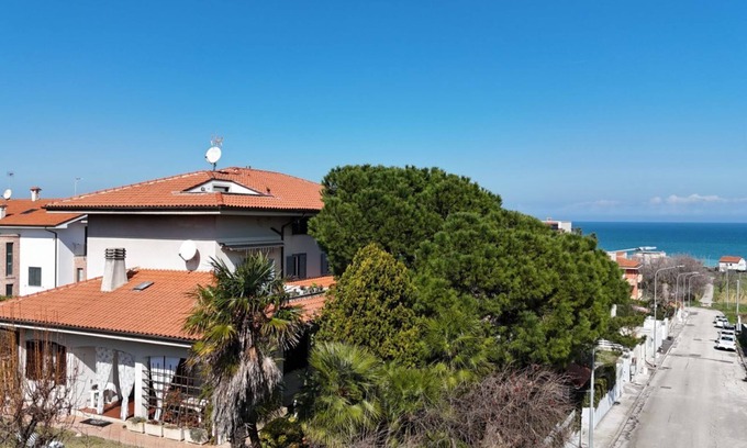 Montemarciano Apartment | SE055 -Montemarciano, huge three-room apartment with sea view