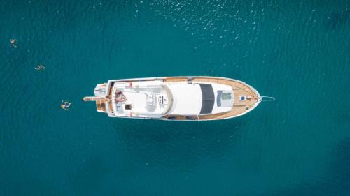 Madliena Boat Rental | Sea BaronIV "BedsonBoat"