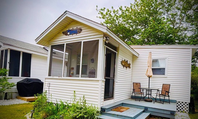 Pine Point Cottage | Sea Bisquit Cottage by the Ocean