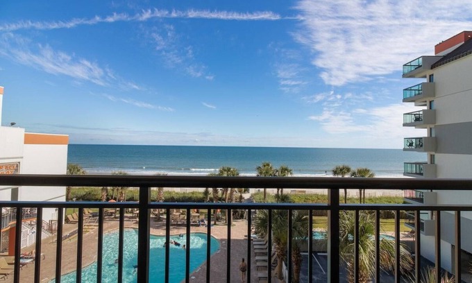 Myrtle Beach Resort | Sea Breeze Bliss Oceanfront Suite 4th Floor
