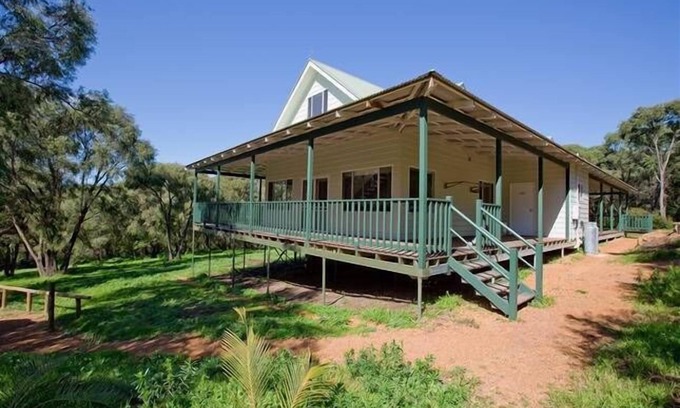 Naturaliste Ski Chalet | Sea Breeze Chalets Yallingup - East Chalet