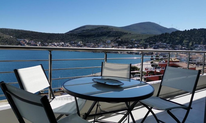 Amfilochia Apartment | Sea breeze holiday apartment