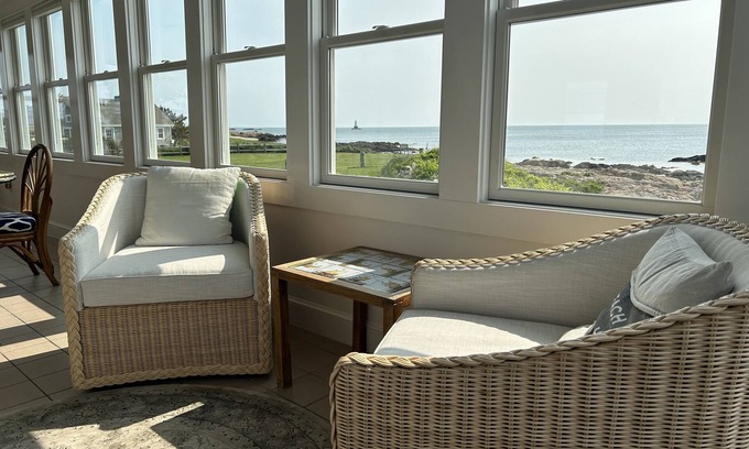 Little Compton House | sea breeze house at sakonnet point. RE. 03495-STR