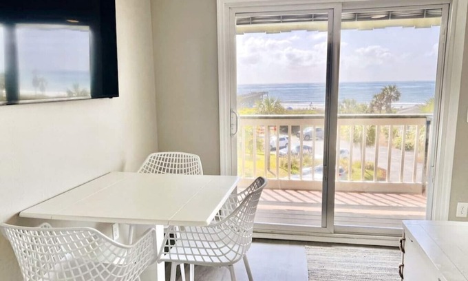 Isle of Palms Apartment | Sea Cabin 318B- Isle of Palms!
