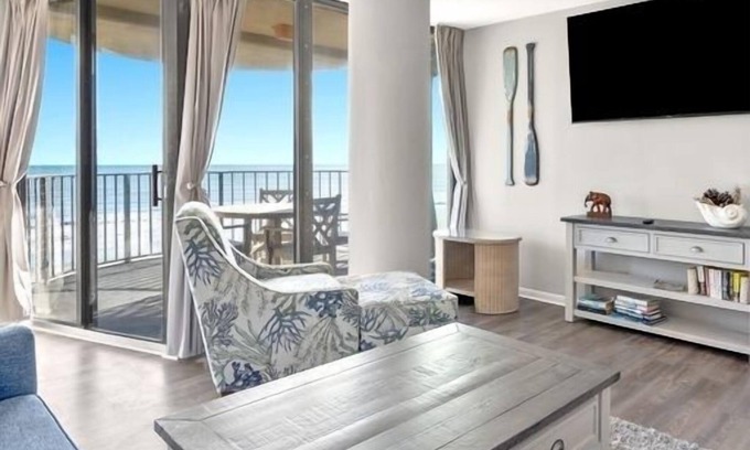 Crescent Beach Condo | Sea Castle 3D (3-Bedroom Condo) with Pool and Beach view by RedAwning
