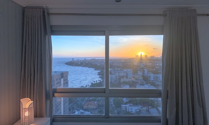 San Geronimo Apartment | SEA + City View - High Floor with balcony ☀