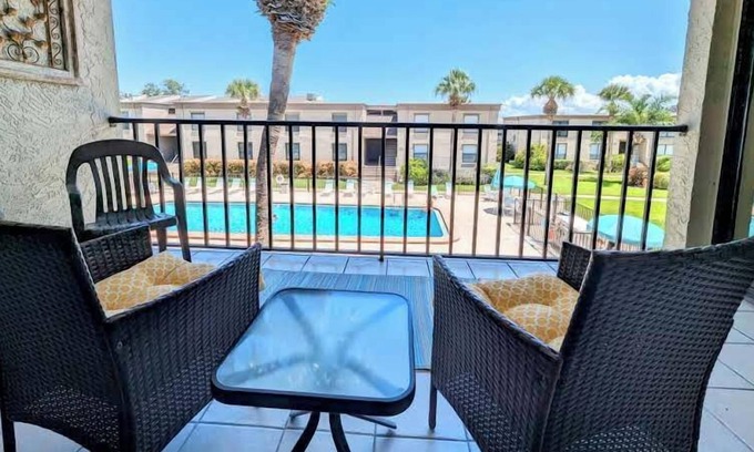 Indian Shores Condo | Sea Club Unit 14 Poolview