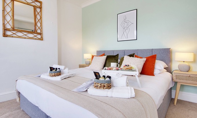 Bournemouth House | Sea-esta | 4BR Family Home w/Garden, Game Room & EV Charger - Coastal Escape