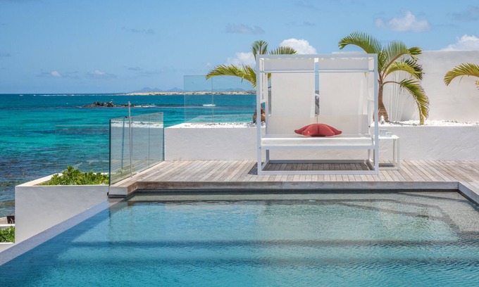 Cul de Sac Villa | Sea front - Kayaks - Heated Pool - Full AC - Kids friendly- 14 guests