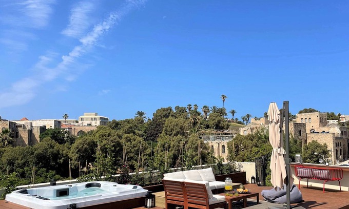 Jaffa Apartment | Sea front Penthouse with terrace and elevator