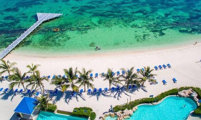 Colliers Bay Condo | Sea Glass at the Reef - Luxury King Beach Front Condo On The Beach