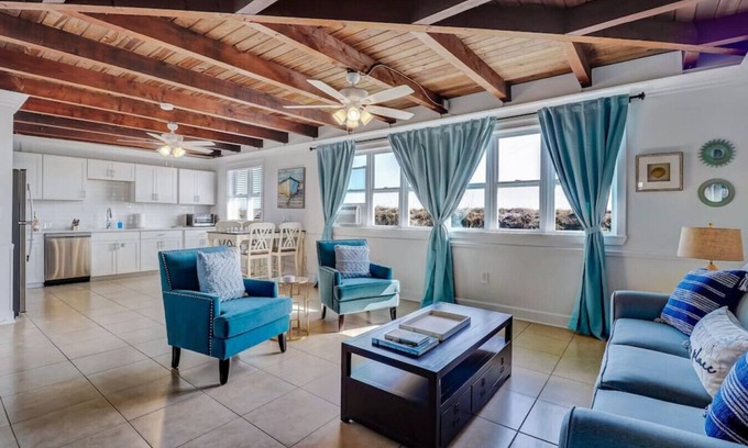 Fernandina Beach Apartment | Sea Glass Cottage #2 | Renovated | Beachfront w/Dune Views | Outdoor Courtyard