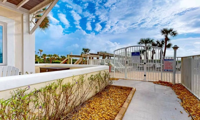 Chandler Park Apartment | Sea Glass Hideaway at Royal Mansions