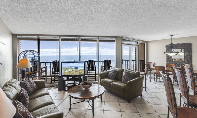 Port Aransas Condo | Sea Gull #608: Beachfront 2 Bedroom 2 Bathroom With Spectacular Views and 24 Hour Management