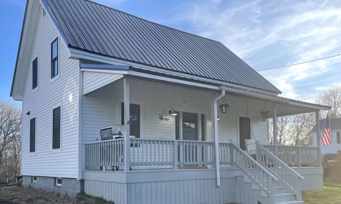Eastport House | Sea la Vie | Spacious, Stylish Home Steps from Downtown Eastport