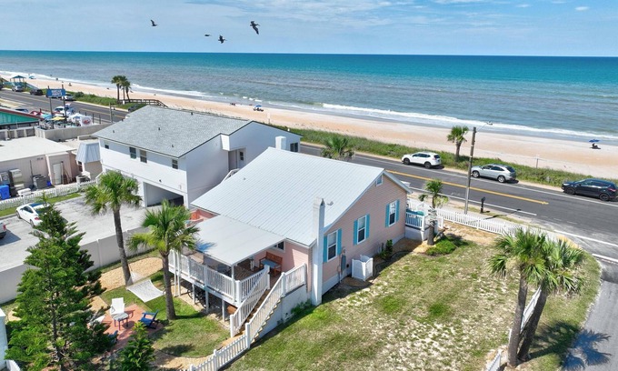 Flagler Beach House | Sea Legs Charming Beachfront Cottage in Flagler Beach - Steps to the Sand, Sunrises & Sunsets