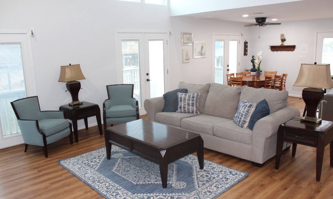 Terramar Beach House | Sea Lover Cottage - West End Canal House - Recently Renovated