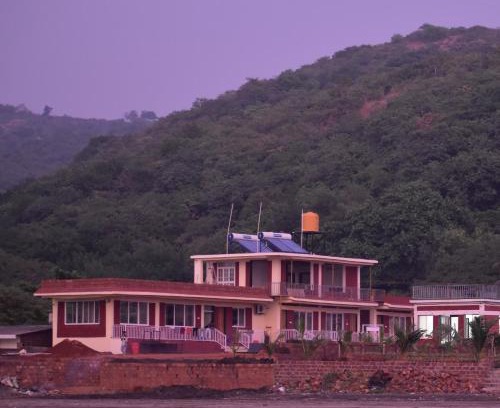 Murud-Harnai Hotel | SEA LUXE Beach Resort