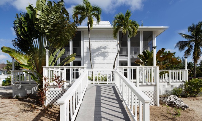 Rum Point Cottage | Sea Magic - A stunning 2 Bedroom Beachfront Villa on the Bioluminescent Bay!