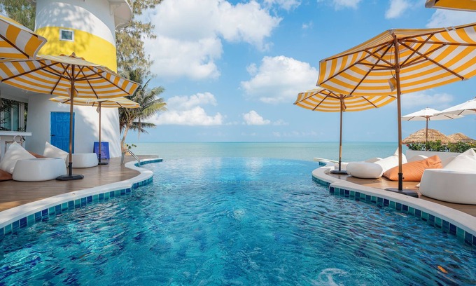 Bang Sare Bed & Breakfast | Sea of Love Suite Cafe Pattaya