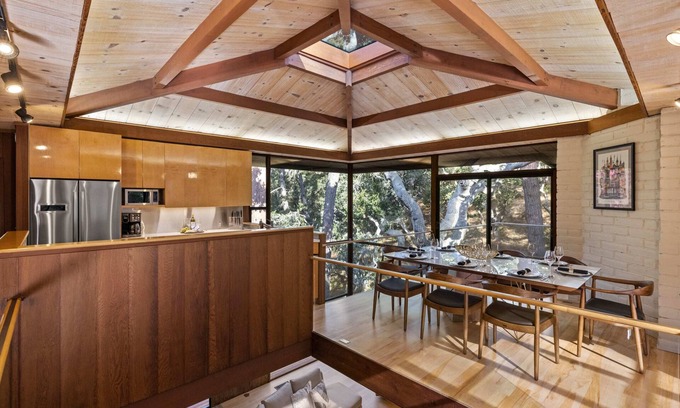 Rancho Rio Vista House | Sea of Tranquility: Iconic Glass House in Forest Glade 3BR2BA 30Night min