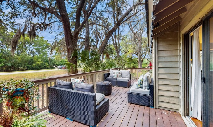 Lawton Woods House | Sea Pines Home with firepit, deck and close to Lawton Stables