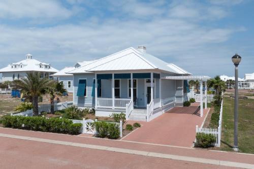 The Shores House | Sea Pointer Inn - Private beach house with Pool home