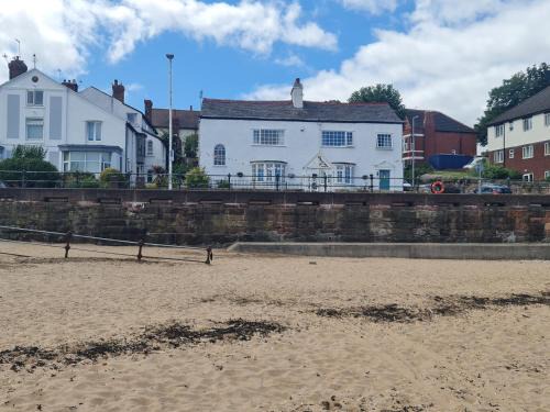 New Brighton Bed & Breakfast | Sea-Quinn Views