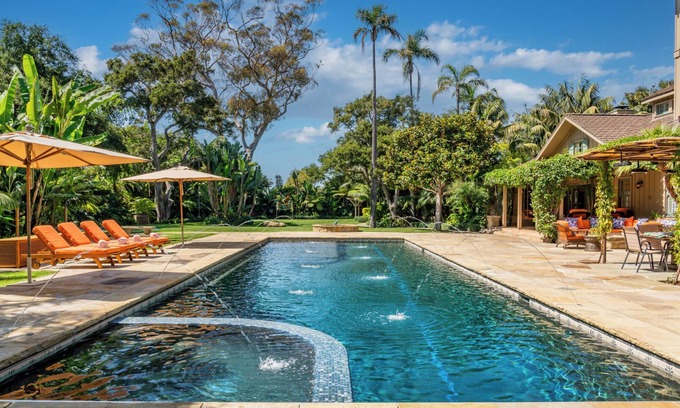 Montecito House | Sea Ranch - 4 Acres + Pool, Walk to Beaches, Cafes & Shops