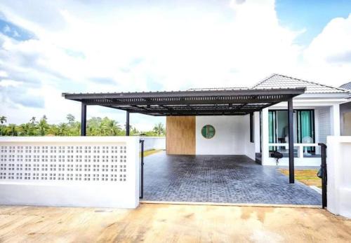 Trat House | Sea & Sand House