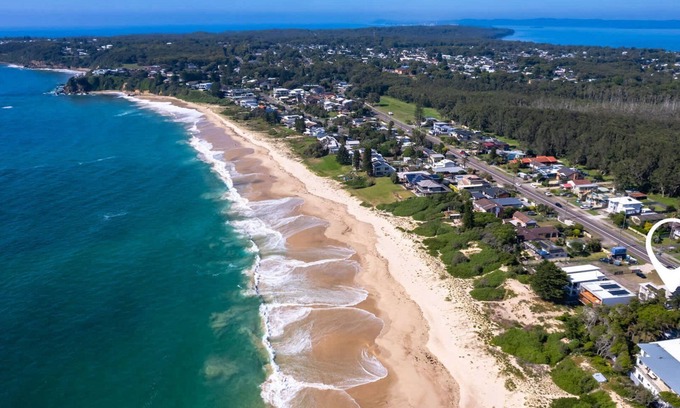 Noraville House | Sea Shell - Brand New House w Direct Beach Access