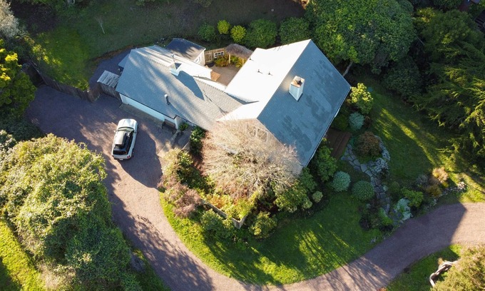 Mendocino House | Sea Star Cottage walking distance to Russian Gulch