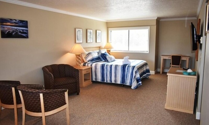 Downtown Cannon Beach House | Sea Star Suite 256 - Beachcomber Vacation Homes