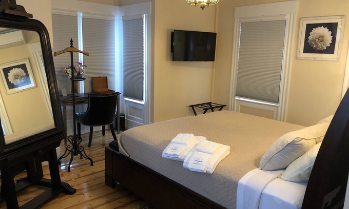 Hyannis Bed & Breakfast | Sea Street Inn