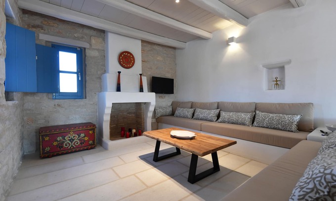 Santa Maria House | Sea Swell Villa 2 - stylish home with shared pool