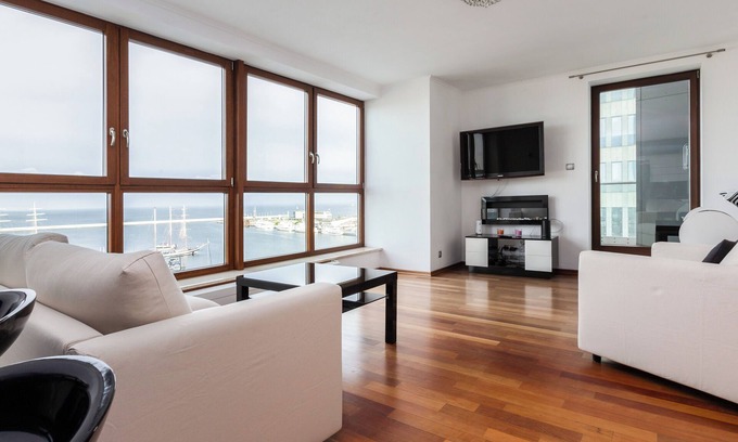Srodmiescie Apartment | Sea Towers Luxury Apartment