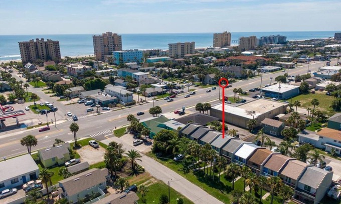 Jacksonville Beach House | Sea Turtle Townhouse: Cute and comfy Townhouse - 3 Blocks from the Beach