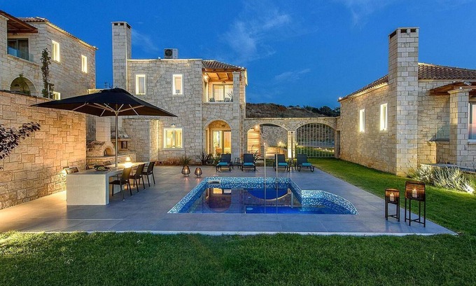 Agkisaras Villa | Sea View 3 bedroom villa with a heated pool